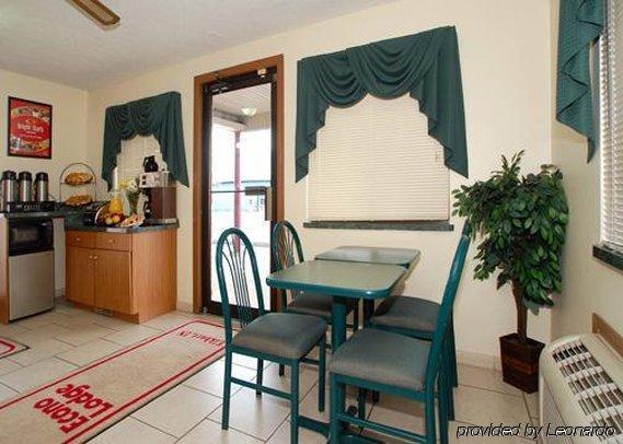 Econo Lodge Елкгарт Ресторан фото